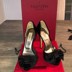 VALENTINO SATIN BOWED HEELS STUNNERS #RRR